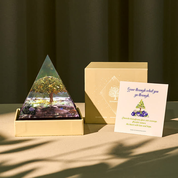 Albero dell'armonia Olivenorma - Piramide di orgone di charoite e peridoto - 10*10 cm (con carta) - SÌ PER FAVORE $8 - image 0