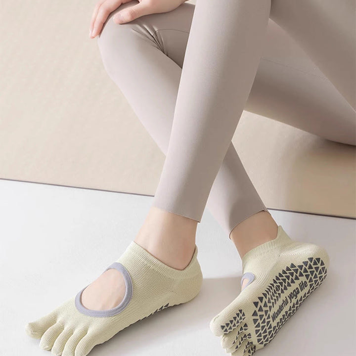 Calzini da Pilates/Barre Olivenorma a cinque dita antiscivolo per donna, con design in cotone traspirante, separazione delle dita e suola antiscivolo in silicone. - image 8