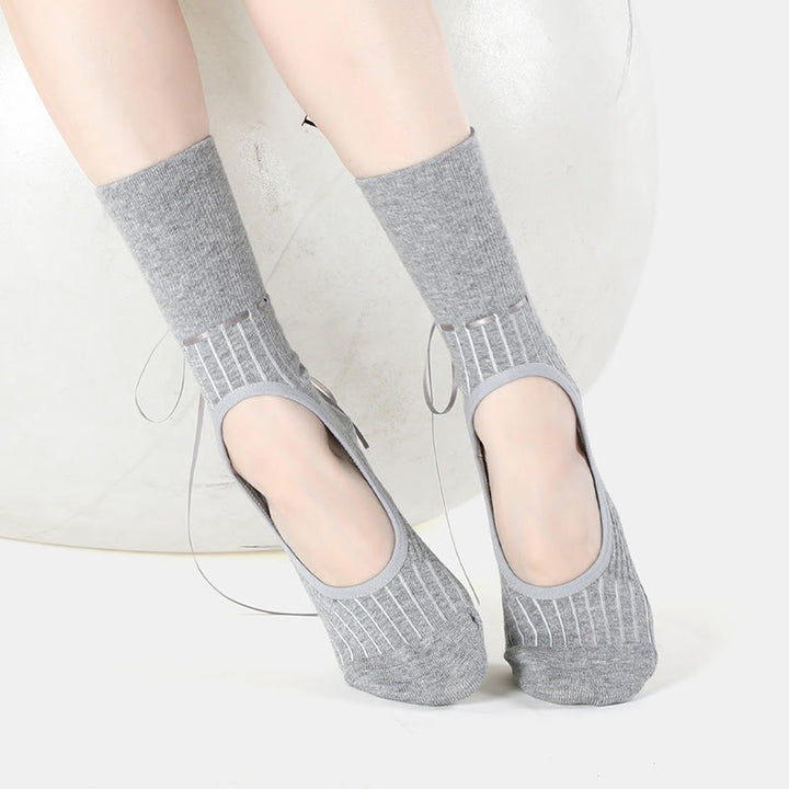 Calze da yoga Olivenorma senza tallone con cinturino antiscivolo per barre, pilates e danza, con cinturino regolabile, traspiranti, morbide e comode. - image 14
