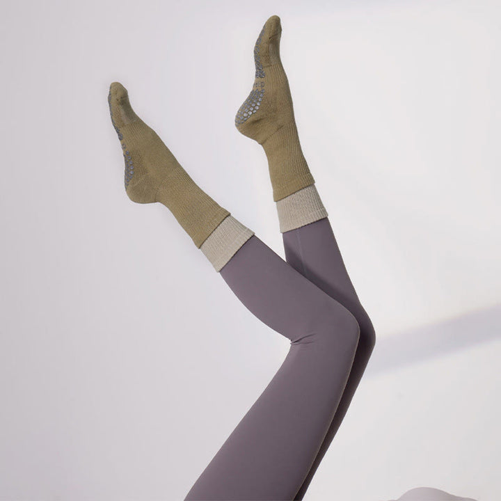 Calze Olivenorma Floor Grip per allenamento Barre con comfort in cotone traspirante e supporto elastico, calze antiscivolo a metà polpaccio per Pilates e Yoga - Marrone oliva - 10 paia - image 12