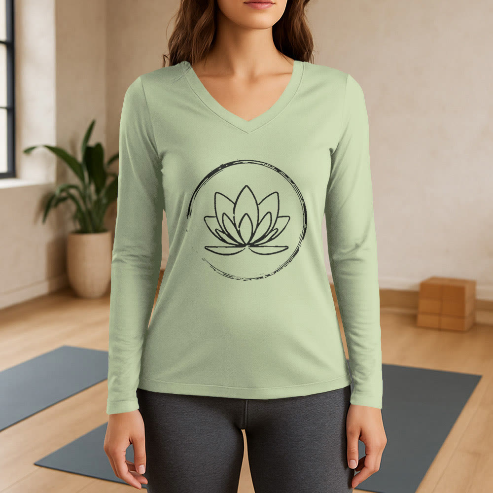 Olivenorma Boho Lotus Flower T-shirt a maniche lunghe con scollo a V - Verde chiaro - 3XL - image 9