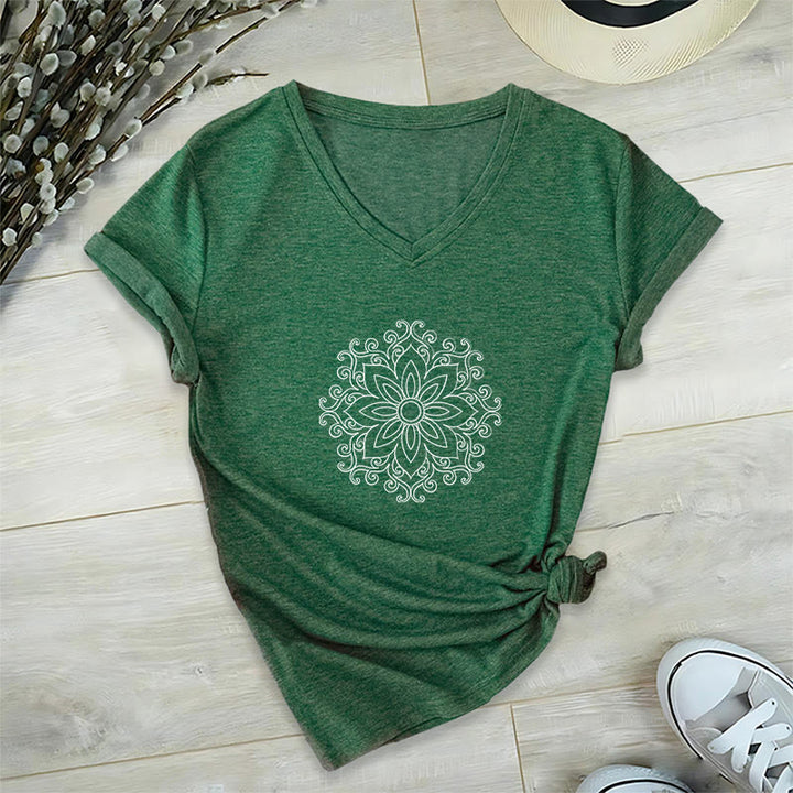 Olivenorma Mandala Inner Strength T-shirt in cotone con scollo a V per yoga e meditazione - Verde scuro - 2XL - image 17