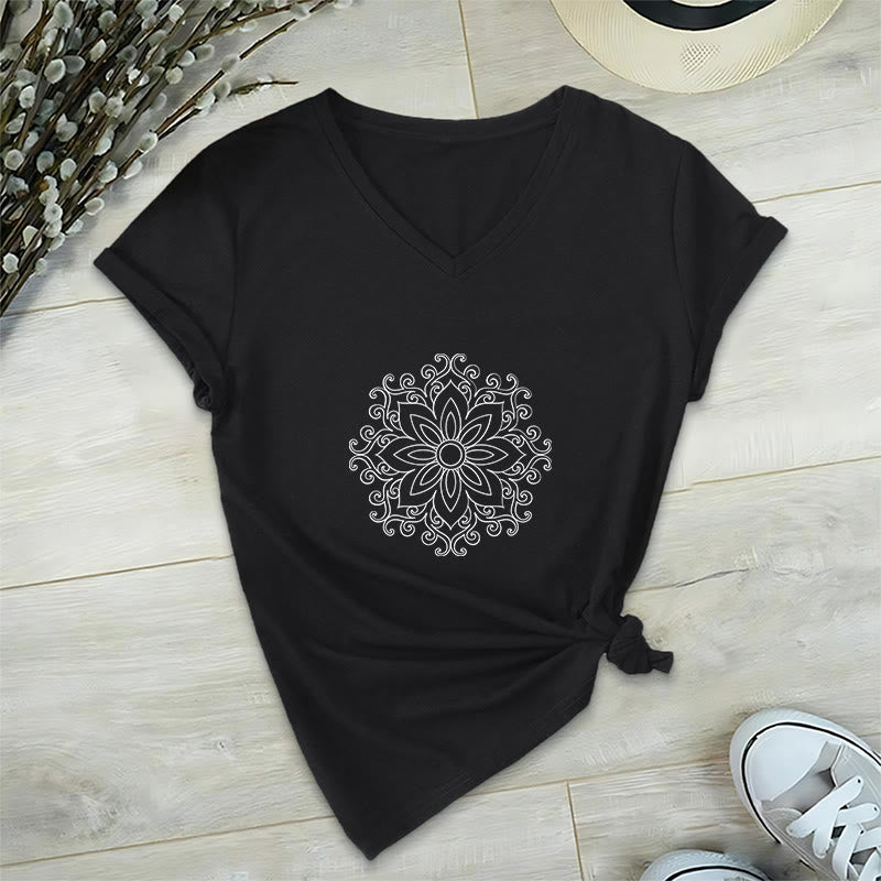Olivenorma Mandala Inner Strength T-shirt in cotone con scollo a V per yoga e meditazione - Nero - 2XL - image 5