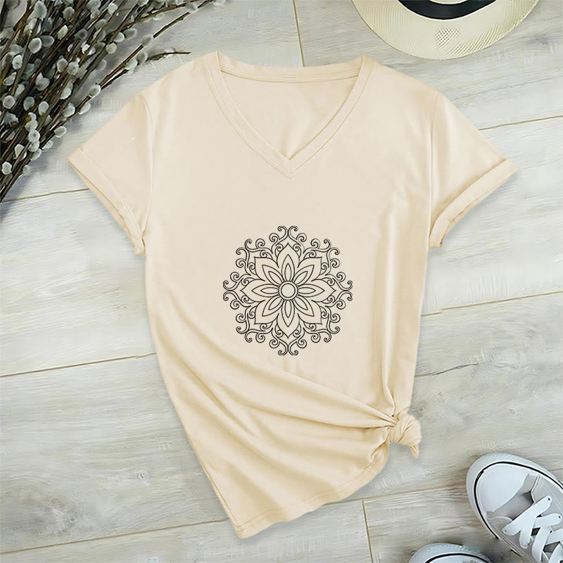 Olivenorma Mandala Inner Strength T-shirt in cotone con scollo a V per yoga e meditazione - Cachi - 2XL - image 15