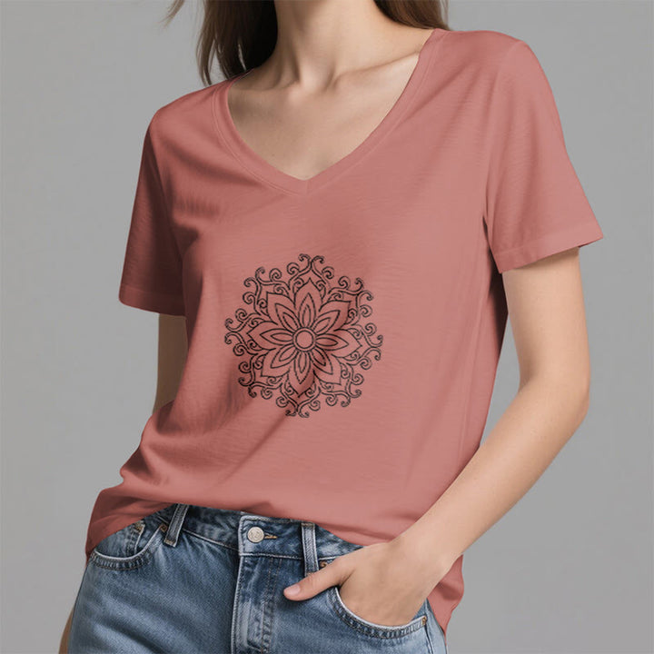 Olivenorma Mandala Inner Strength T-shirt in cotone con scollo a V per yoga e meditazione - image 10