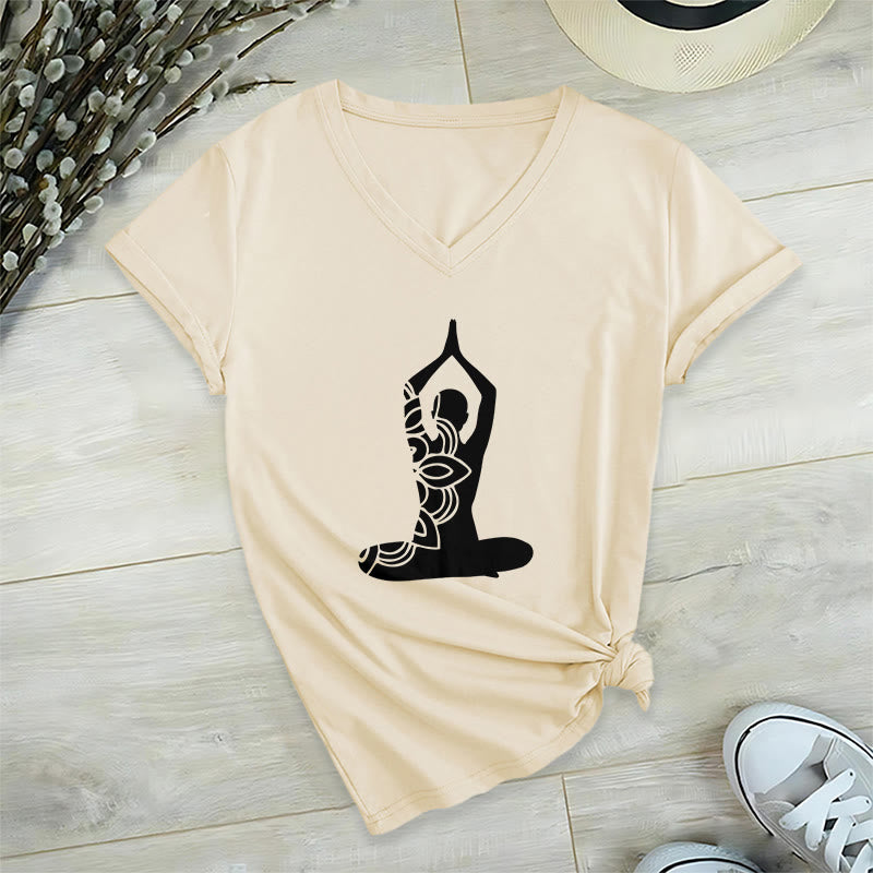 Maglietta da meditazione con scollo a V e scritta "Olivenorma Yoga Pose Mindful Energy" - Cachi - 2XL - image 0
