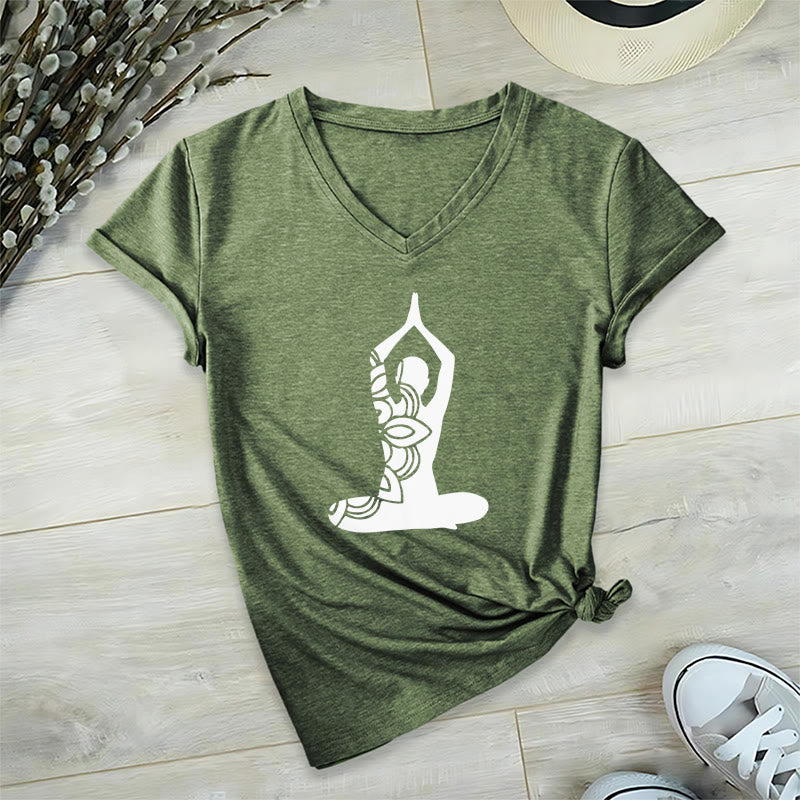 Maglietta da meditazione con scollo a V e scritta "Olivenorma Yoga Pose Mindful Energy" - Verde oliva - 2XL - image 19