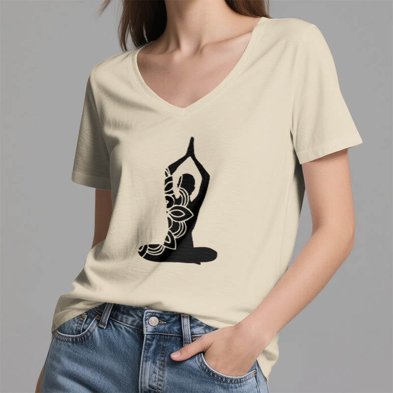 Maglietta da meditazione con scollo a V e scritta "Olivenorma Yoga Pose Mindful Energy" - image 1