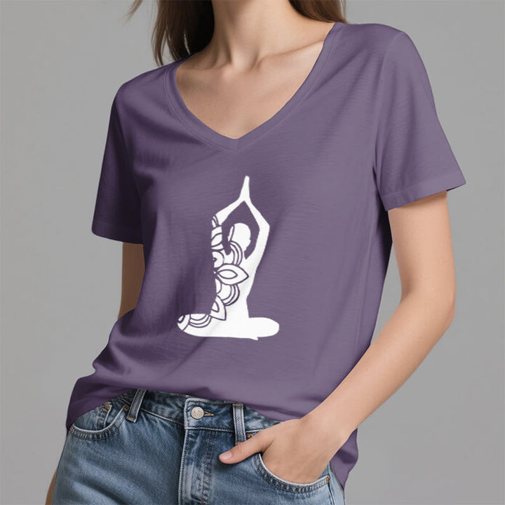 Maglietta da meditazione con scollo a V e scritta "Olivenorma Yoga Pose Mindful Energy" - image 10