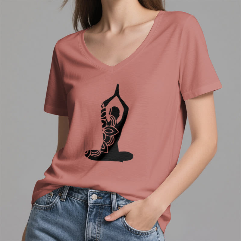 Maglietta da meditazione con scollo a V e scritta "Olivenorma Yoga Pose Mindful Energy" - image 12