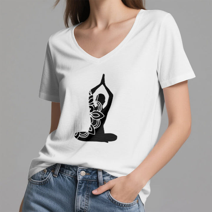 Maglietta da meditazione con scollo a V e scritta "Olivenorma Yoga Pose Mindful Energy" - image 4