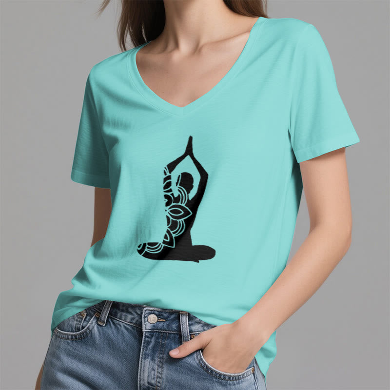 Maglietta da meditazione con scollo a V e scritta "Olivenorma Yoga Pose Mindful Energy" - image 16