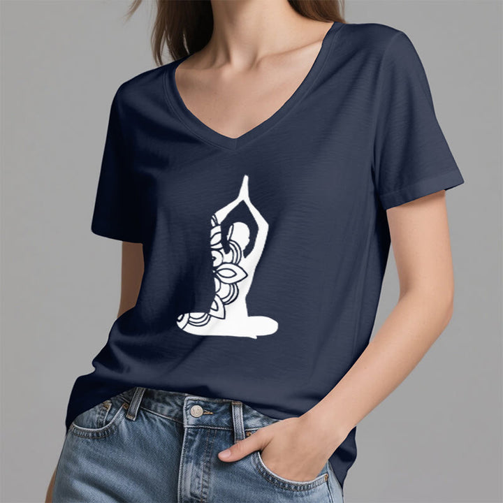 Maglietta da meditazione con scollo a V e scritta "Olivenorma Yoga Pose Mindful Energy" - image 14