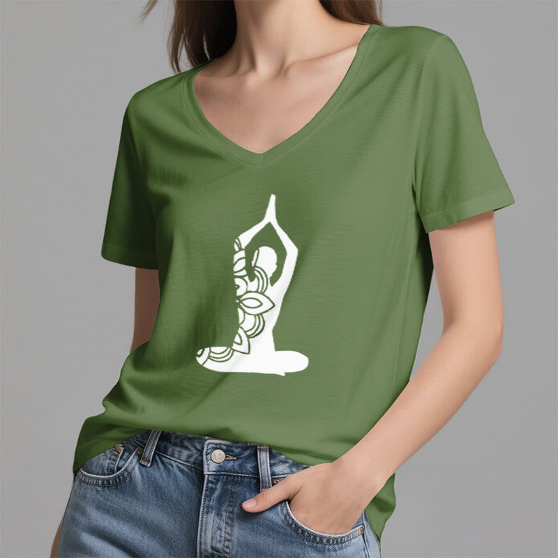 Maglietta da meditazione con scollo a V e scritta "Olivenorma Yoga Pose Mindful Energy" - image 20
