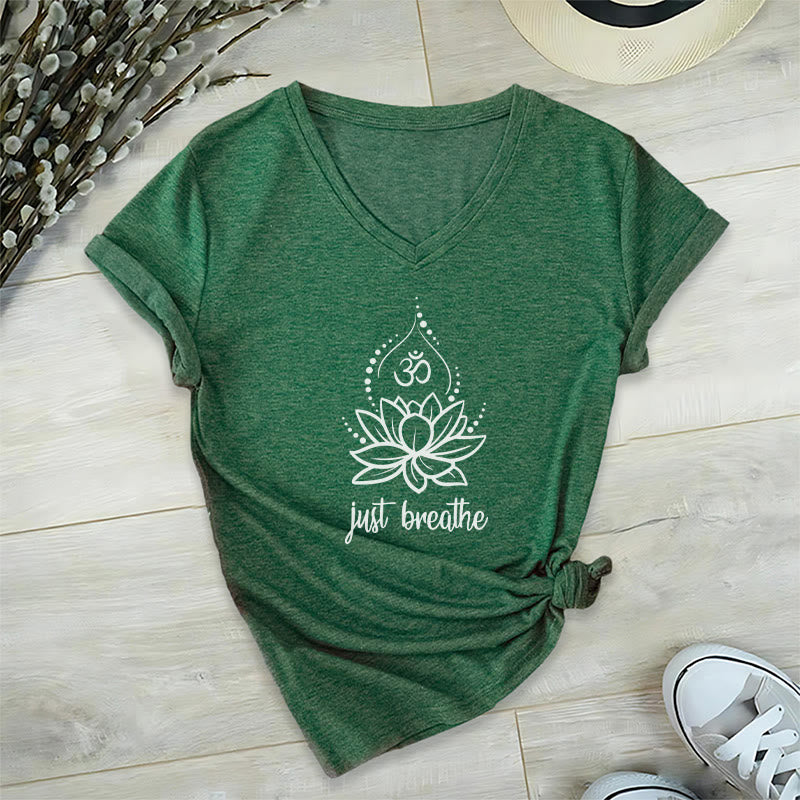 Maglietta con scollo a V per meditazione yoga "Just Breathe" Olivenorma - Verde scuro - 2XL - image 4