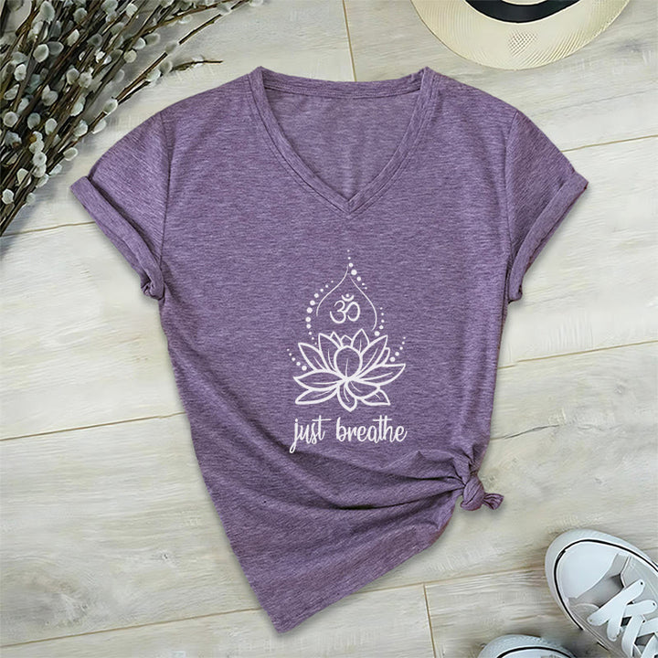 Maglietta con scollo a V per meditazione yoga "Just Breathe" Olivenorma - Viola - 2XL - image 24