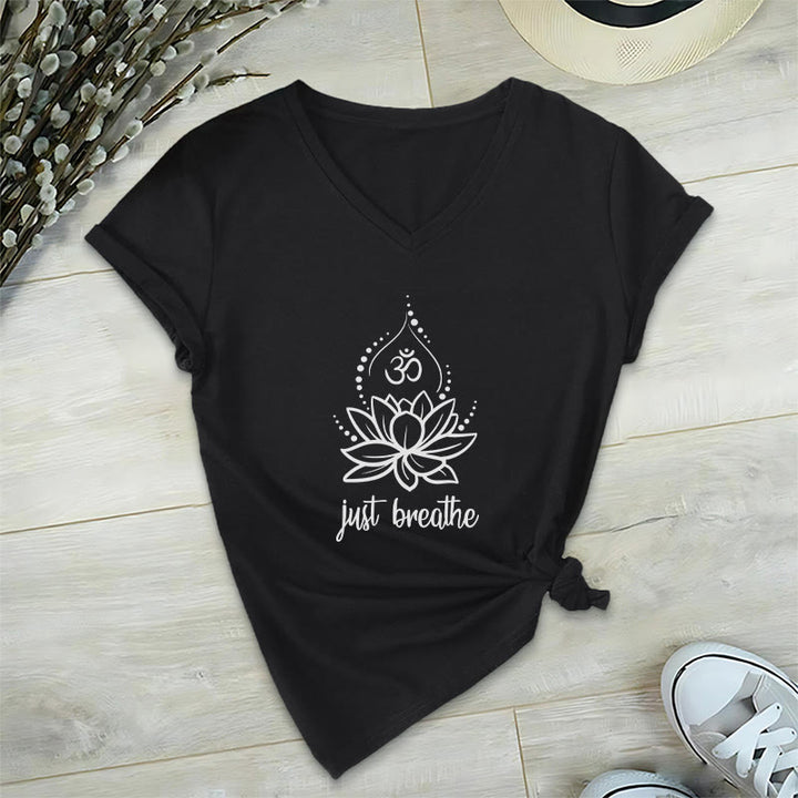 Maglietta con scollo a V per meditazione yoga "Just Breathe" Olivenorma - Nero - 2XL - image 10