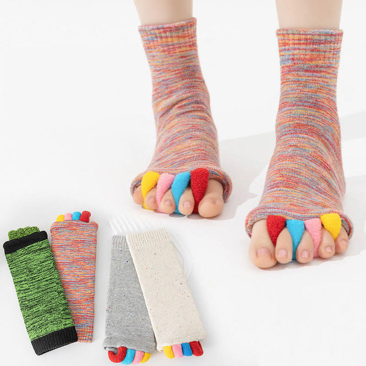 Calzini Olivenorma colorati a cinque dita, traspiranti, con separazione delle dita antiscivolo, ideali per Pilates, Barre, Fitness, per equilibrio e stabilità, e per lo yoga. - image 2
