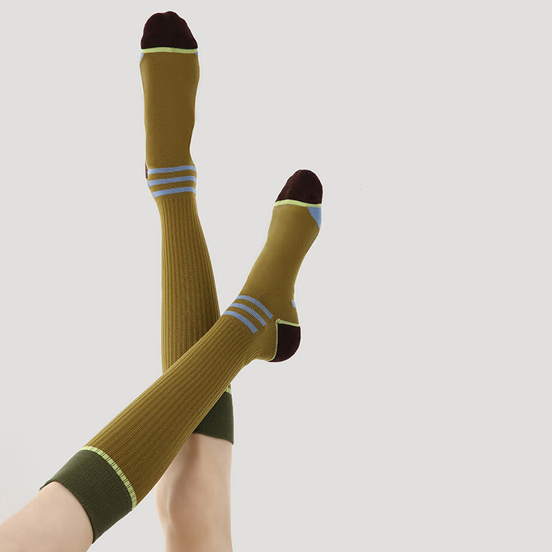 Calze Olivenorma Retro Crew a compressione antiscivolo per Pilates, Barre, comfort quotidiano, traspiranti, di supporto e vestibilità atletica, ideali anche per yoga. - image 2