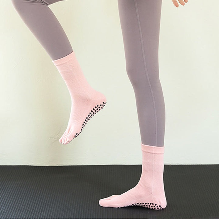 Calze da yoga da donna Olivenorma a cinque dita, traspiranti, antiscivolo, comode e con un'ottima presa, a metà polpaccio. - image 6
