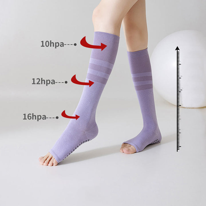Calze yoga lunghe Olivenorma a compressione con tallone aperto, antiscivolo, in cotone, per snellire e sostenere. - image 6