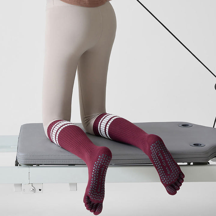 Calze da yoga Olivenorma a cinque dita in cotone antiscivolo, vestibilità slim, ideali per Pilates, Barre e altre attività all'aperto. - image 11