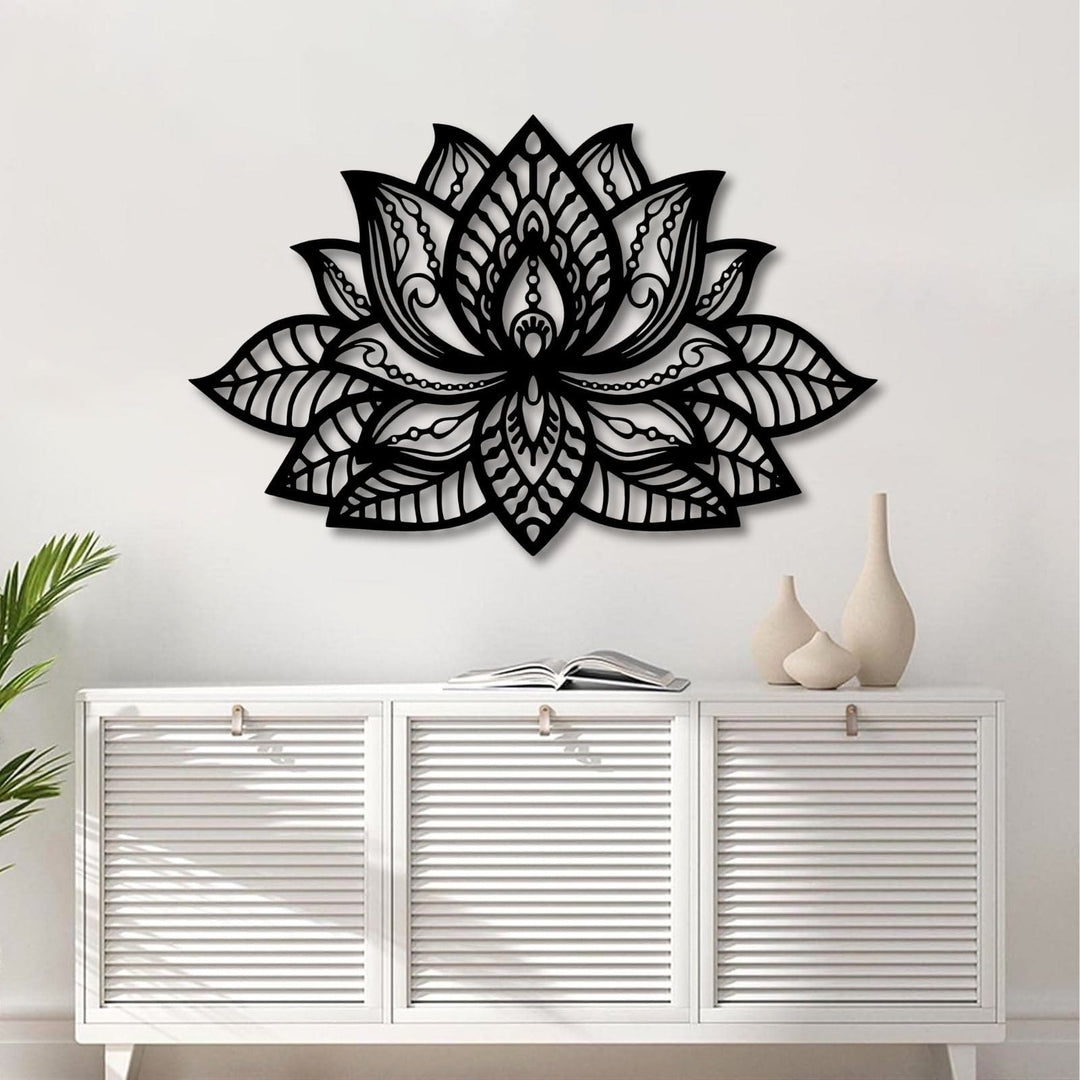 Decorazione da parete in metallo con mandala boho a forma di fiore di loto Olivenorma - image 1