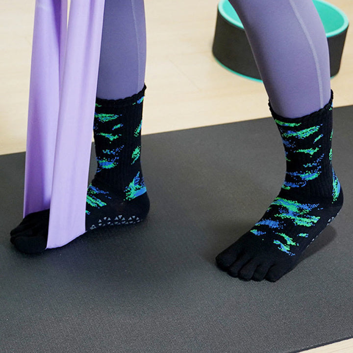 Calze da yoga da donna Olivenorma ad alta elasticità con inserti in silicone antiscivolo per alleviare la pressione e garantire comfort per tutto il giorno in palestra. - image 12