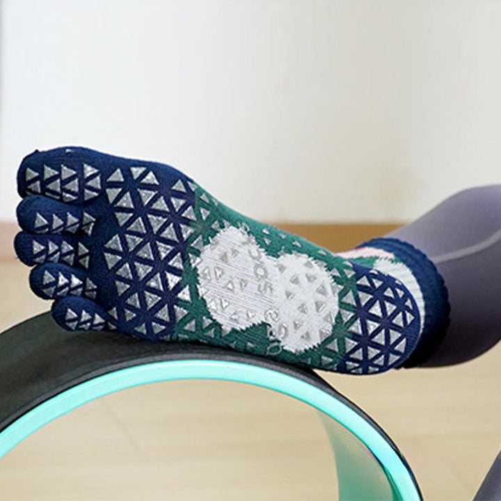 Calze da yoga da donna Olivenorma ad alta elasticità con inserti in silicone antiscivolo per alleviare la pressione e garantire comfort per tutto il giorno in palestra. - image 2
