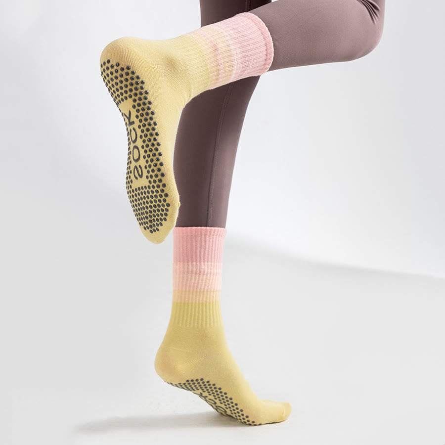 Calze da yoga da donna Olivenorma a metà polpaccio, ad alta elasticità, antiscivolo, con punti in silicone, resistenti agli urti e con supporto per l'equilibrio. - image 18