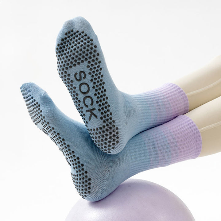 Calze da yoga da donna Olivenorma a metà polpaccio, ad alta elasticità, antiscivolo, con punti in silicone, resistenti agli urti e con supporto per l'equilibrio. - image 4
