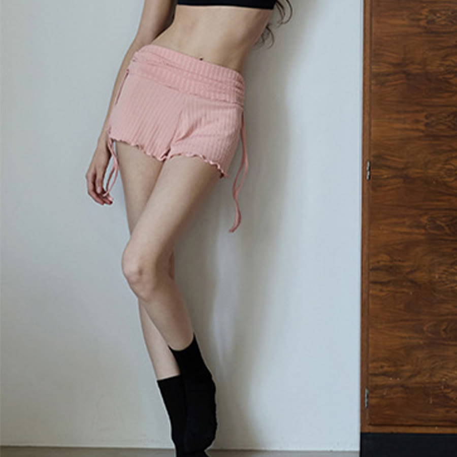 Pantaloncini da donna Olivenorma con vita ripiegabile, arricciatura laterale e coulisse, ideali per yoga e tempo libero. - image 2
