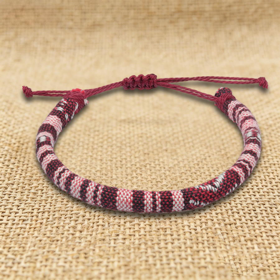 Braccialetto dell'amicizia intrecciato a mano in filo di cotone con motivo etnico bohémien Olivenorma - Strisce bordeaux - image 14