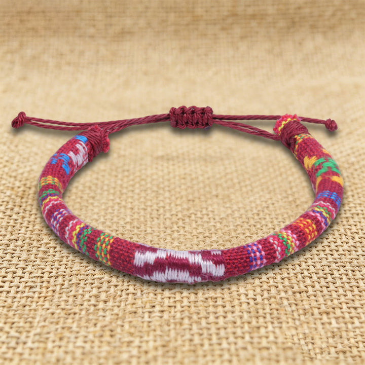 Braccialetto dell'amicizia intrecciato a mano in filo di cotone con motivo etnico bohémien Olivenorma - Rosso boemo - image 13