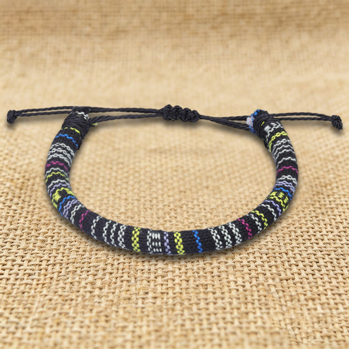 Braccialetto dell'amicizia intrecciato a mano in filo di cotone con motivo etnico bohémien Olivenorma - Nero Neon - image 28