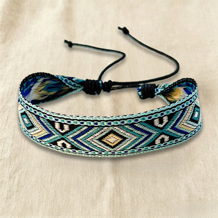 Bracciale intrecciato regolabile con nodo, motivo etnico tribale geometrico Olivenorma , perfetto per tutti i giorni e per le feste. - Chevron color salvia - image 0