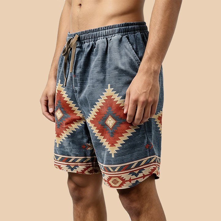 Pantaloncini da uomo casual Olivenorma con stampa geometrica azteca in stile western. - image 1