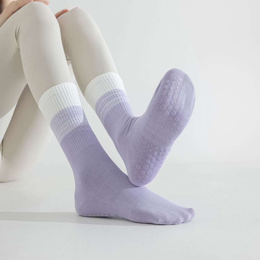 Calzini da yoga da donna Olivenorma bicolore a mezza gamba antiscivolo con pois in silicone. - image 13