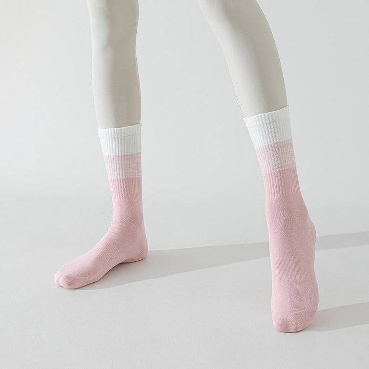 Calzini da yoga da donna Olivenorma bicolore a mezza gamba antiscivolo con pois in silicone. - image 9