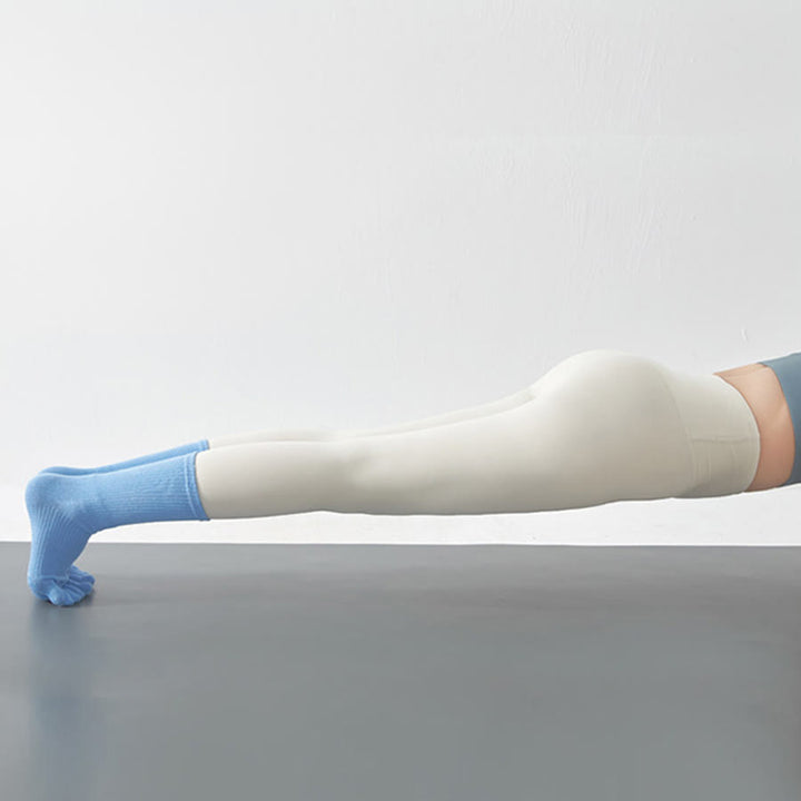 Calzini da yoga da donna Olivenorma Stable Traction a cinque dita, antiscivolo, ideali per la pratica dello yoga. - image 3