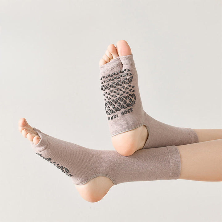 Calze da yoga Olivenorma traspiranti a metà polpaccio antiscivolo con punta e tallone aperti, ideali per donna. - image 16