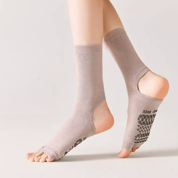 Calze da yoga Olivenorma traspiranti a metà polpaccio antiscivolo con punta e tallone aperti, ideali per donna. - image 14