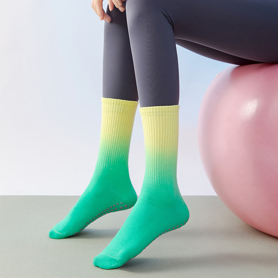Calzini da yoga da donna Olivenorma con suola antiscivolo in silicone e gradiente di colore, lunghezza media. - image 11