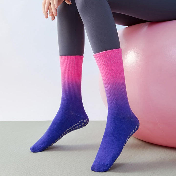 Calzini da yoga da donna Olivenorma con suola antiscivolo in silicone e gradiente di colore, lunghezza media. - image 6