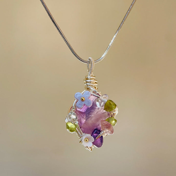 Collana con ciondolo Olivenorma in pietra naturale, fiori in smalto e peridoto - Ametista - image 6