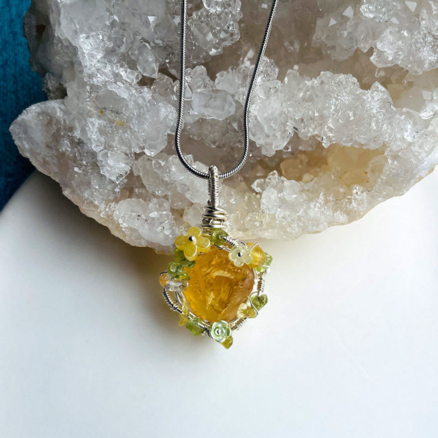 Collana con ciondolo Olivenorma in pietra naturale, fiori in smalto e peridoto - image 1
