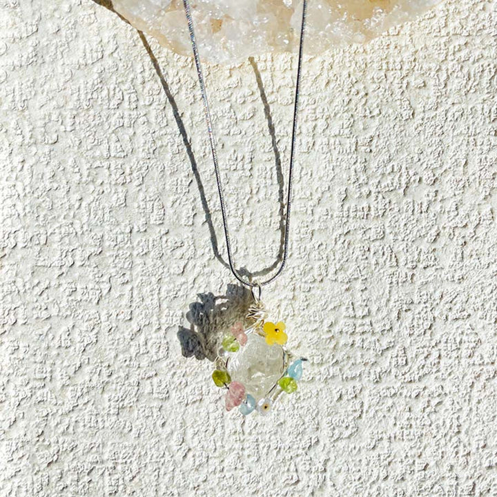 Collana con ciondolo Olivenorma in pietra naturale, fiori in smalto e peridoto - image 13
