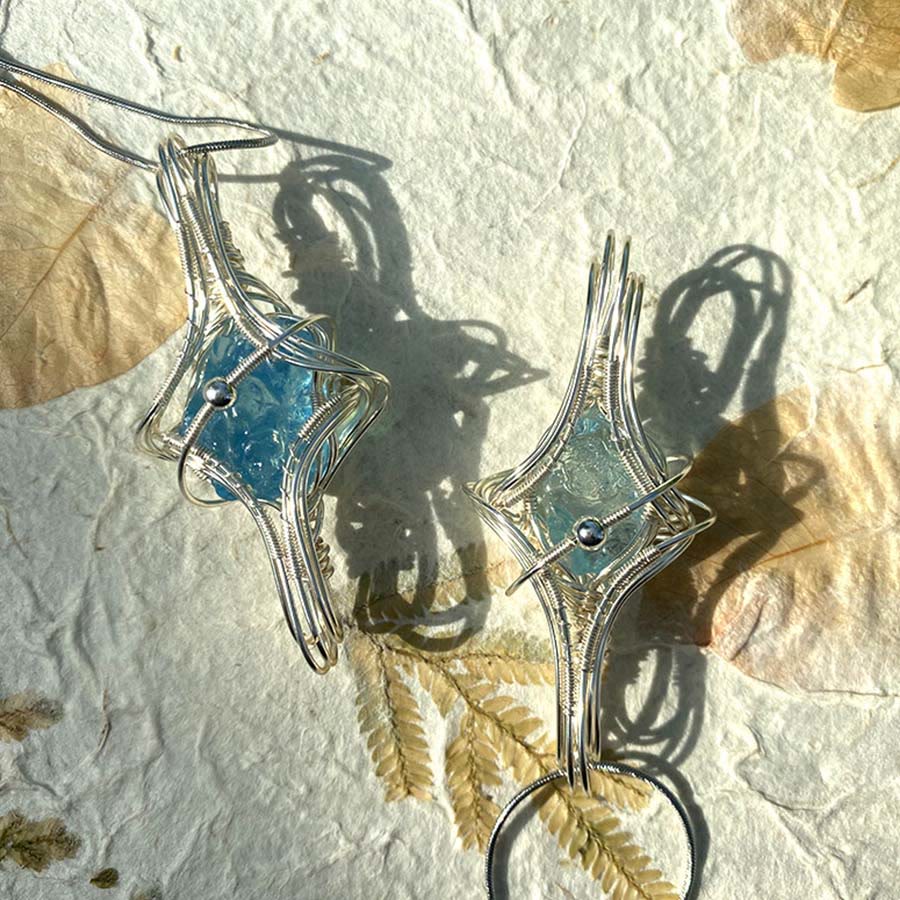 Collana Olivenorma a tema celeste con ametista e acquamarina, realizzata con filo metallico. - image 7