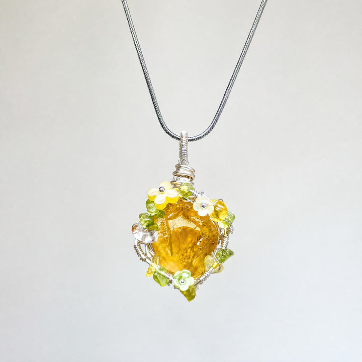 Collana con ciondolo Olivenorma in pietra naturale, fiori in smalto e peridoto - Citrino - image 0