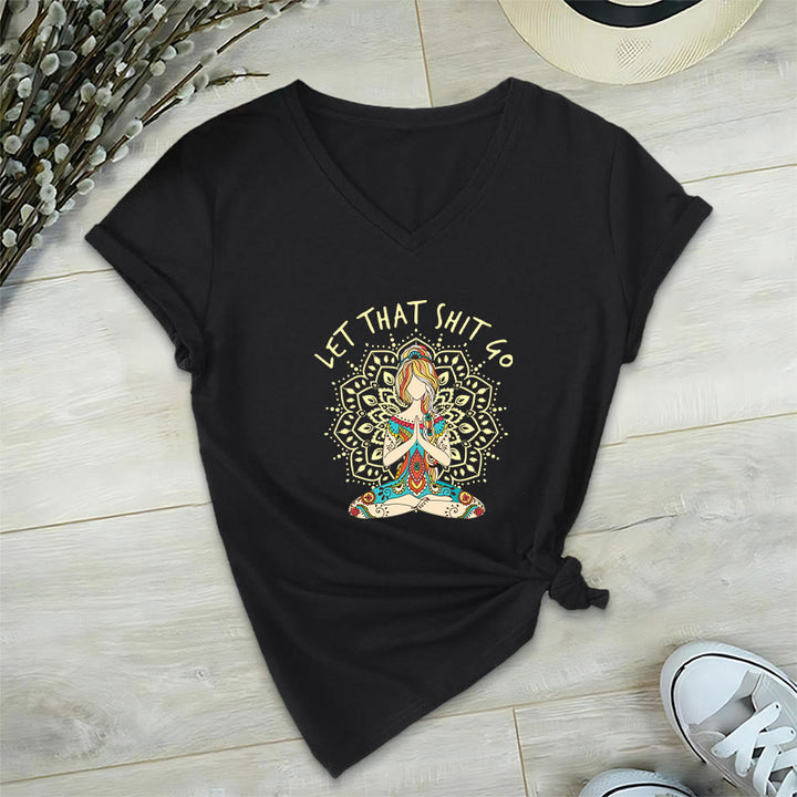 T-shirt Olivenorma con scollo a V a tema yoga, raffigurante una donna in meditazione con mandala. - Nero - 2XL - image 6
